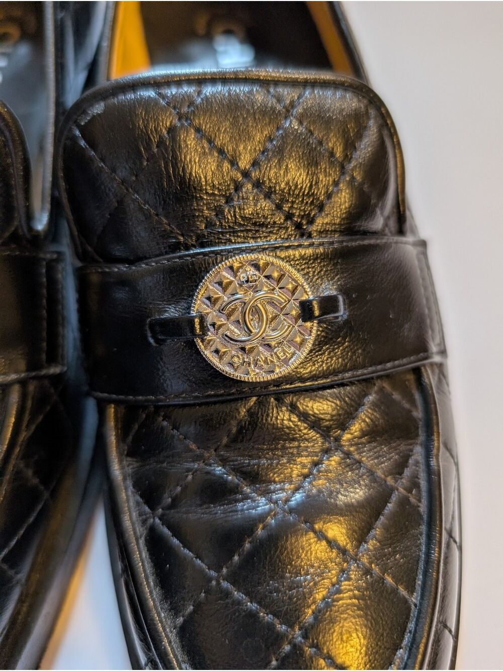Chanel Quilted Lambskin Coin Loafers Size 39 In EUC - Picture 4 of 15